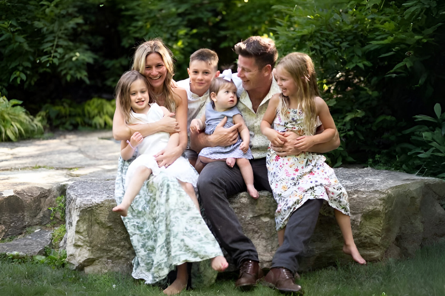 Family Photo of a Dentist at Daily Dental & Bracesbar